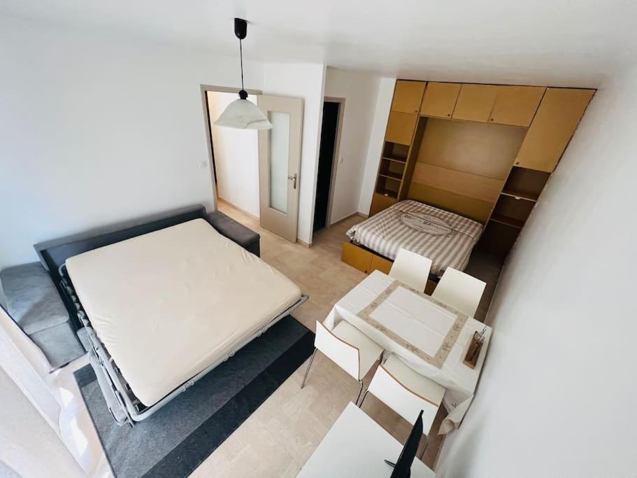 4 Couchages A 200 M De La Avec Garage, Linge De Maison Et Serviettes Pour 30 Euros En Option Apartment